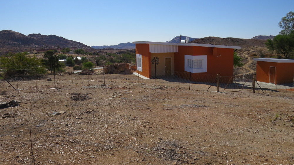 Апартаменты Orange House Self Catering Аус Экстерьер фото