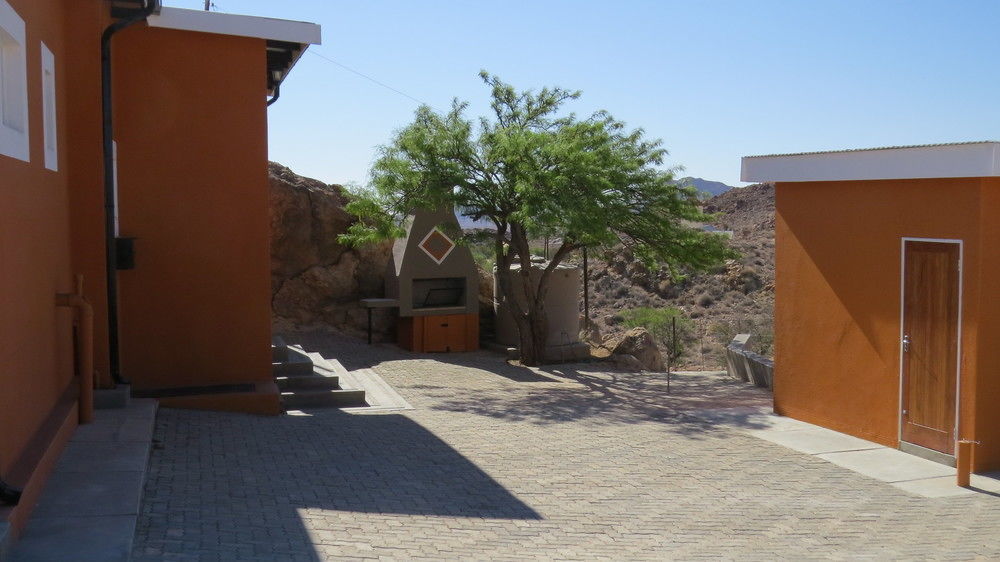 Апартаменты Orange House Self Catering Аус Экстерьер фото